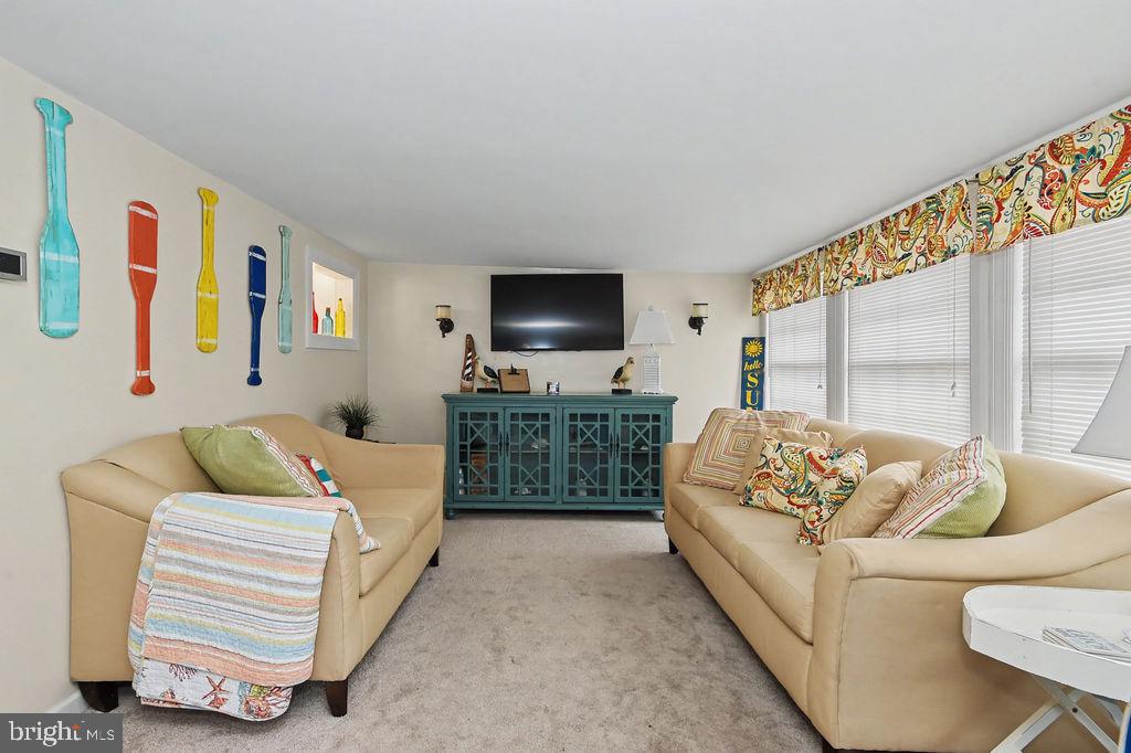 ANGOLA BEACH - Residential