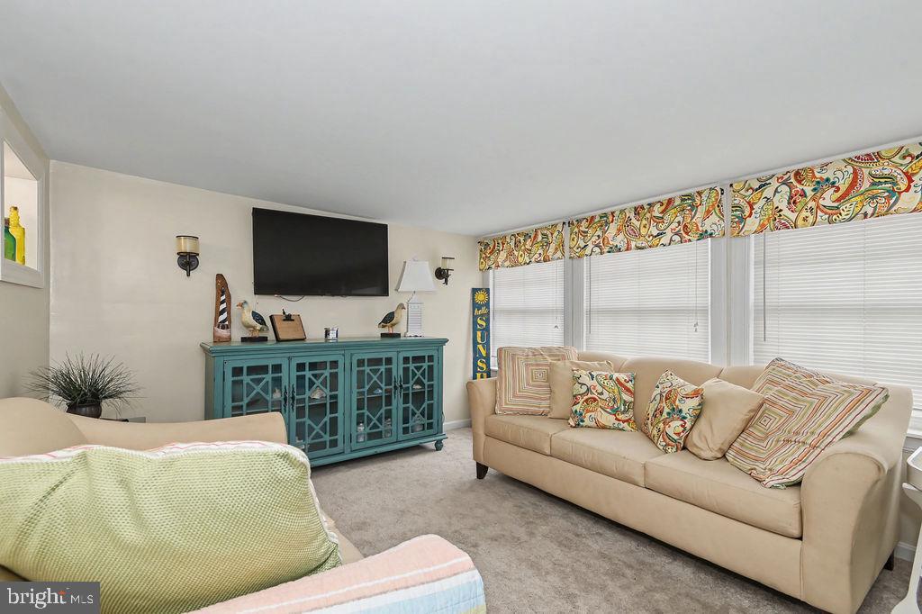 ANGOLA BEACH - Residential