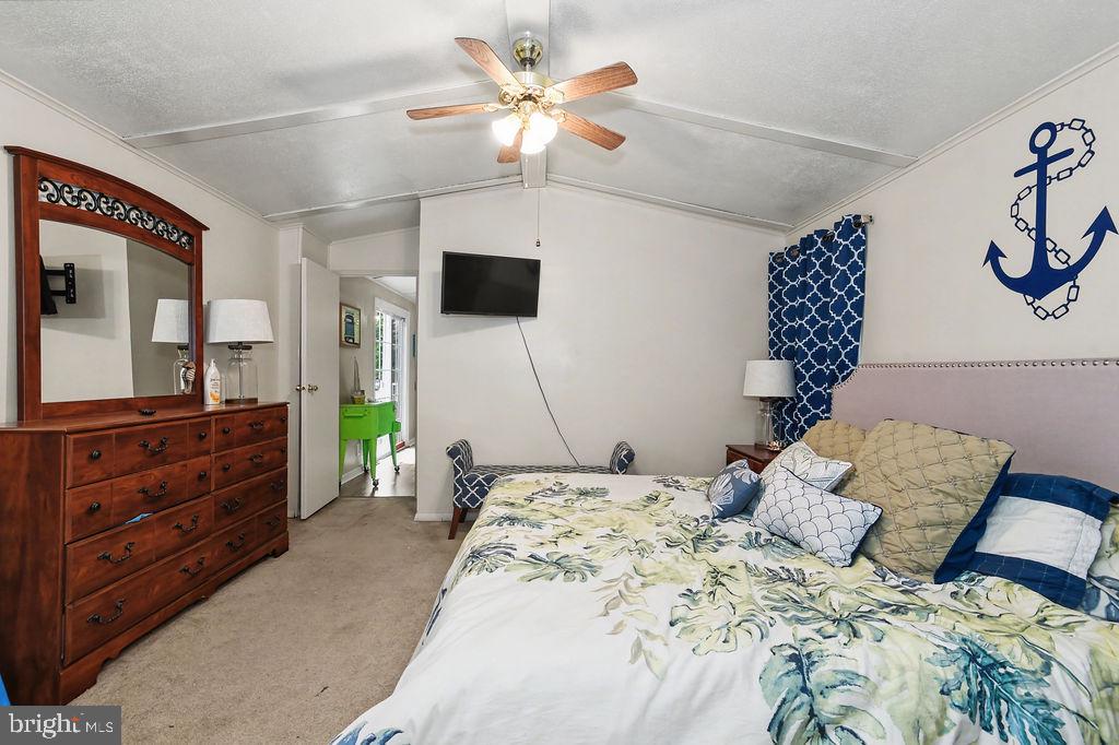 ANGOLA BEACH - Residential