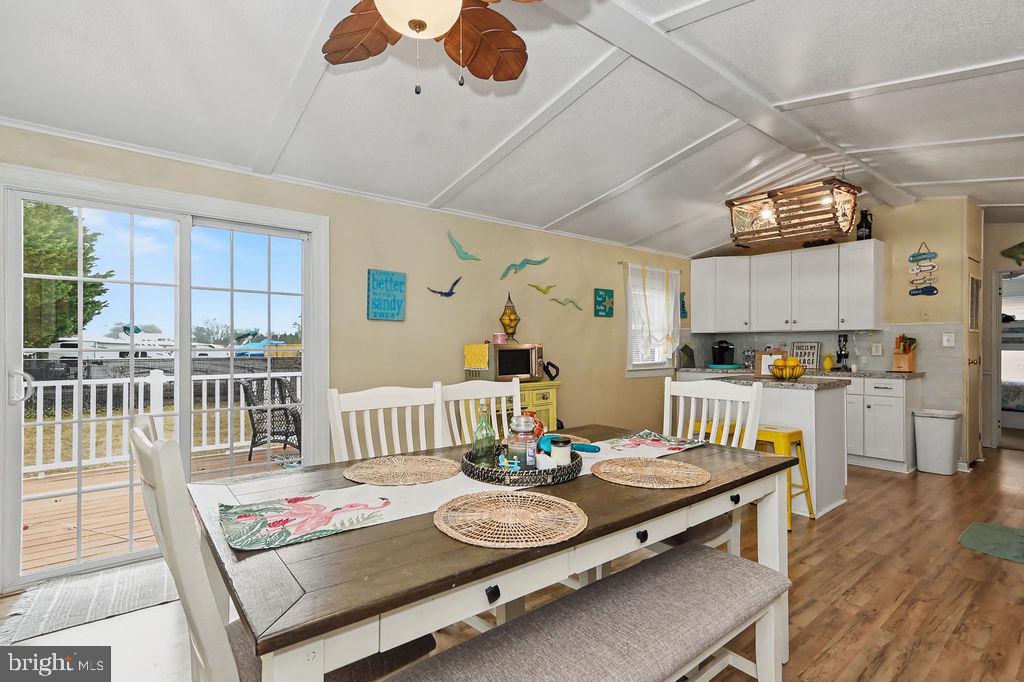 ANGOLA BEACH - Residential