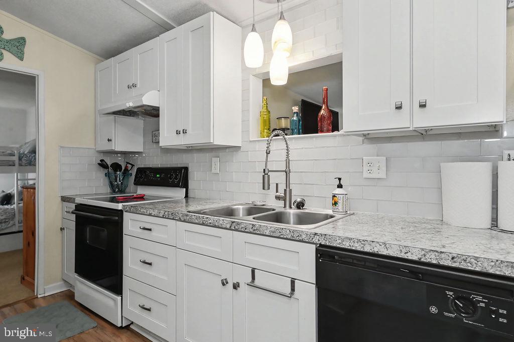 ANGOLA BEACH - Residential