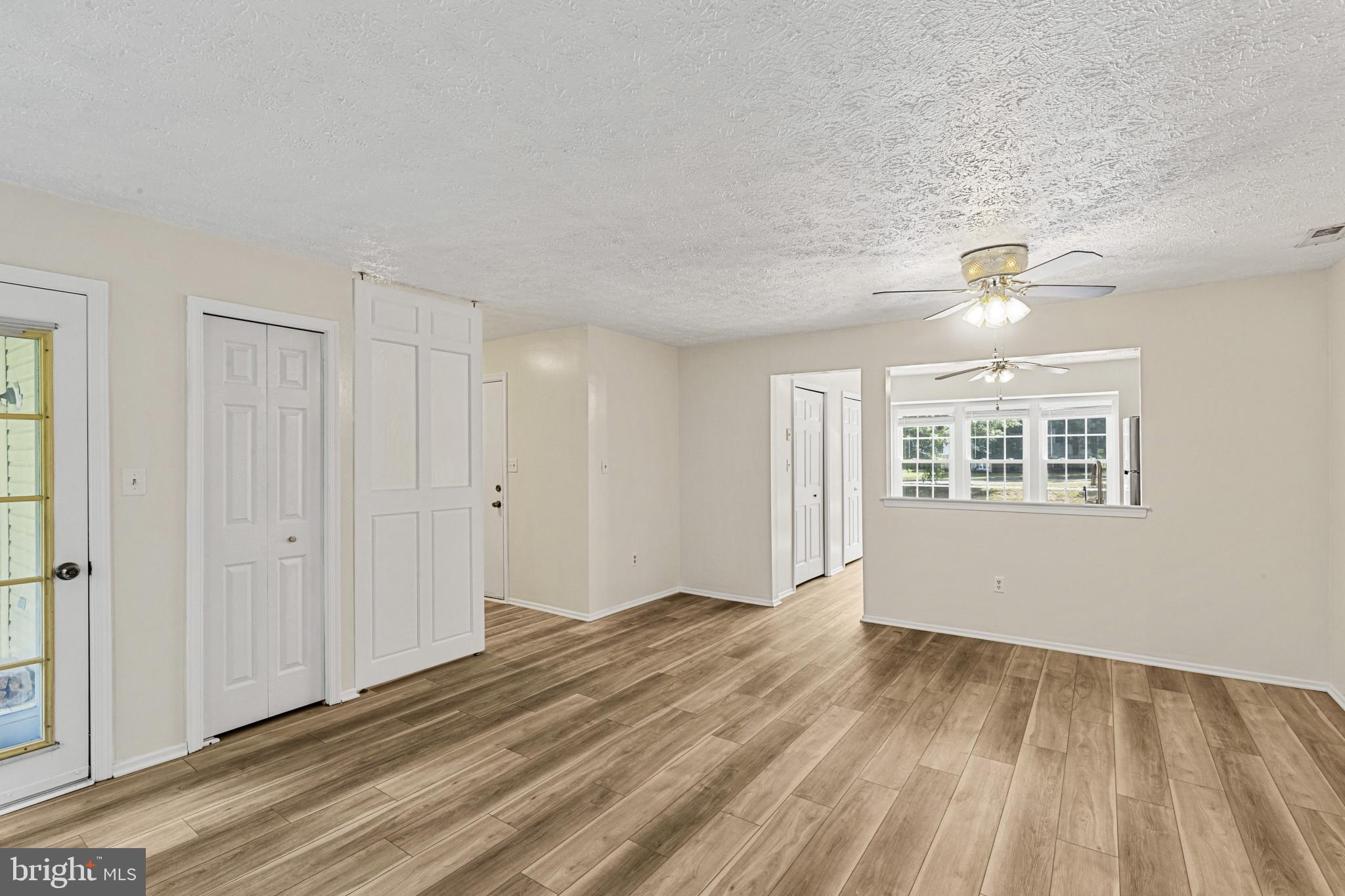 82 SURREY LANE 143