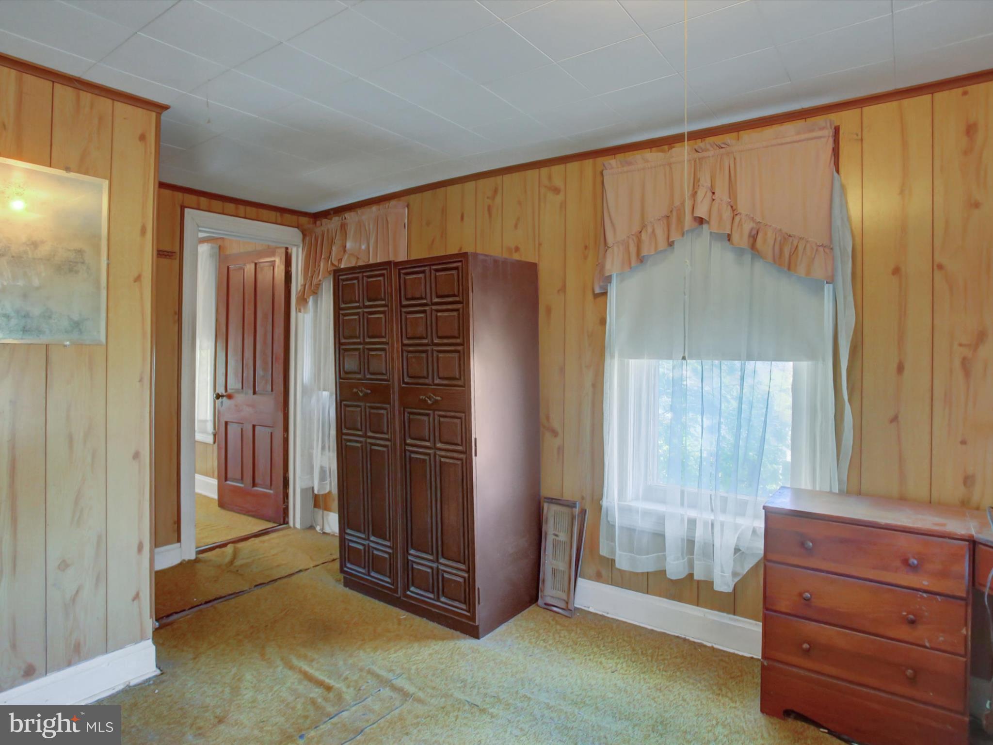 EDGEWOOD ROAD - Residential