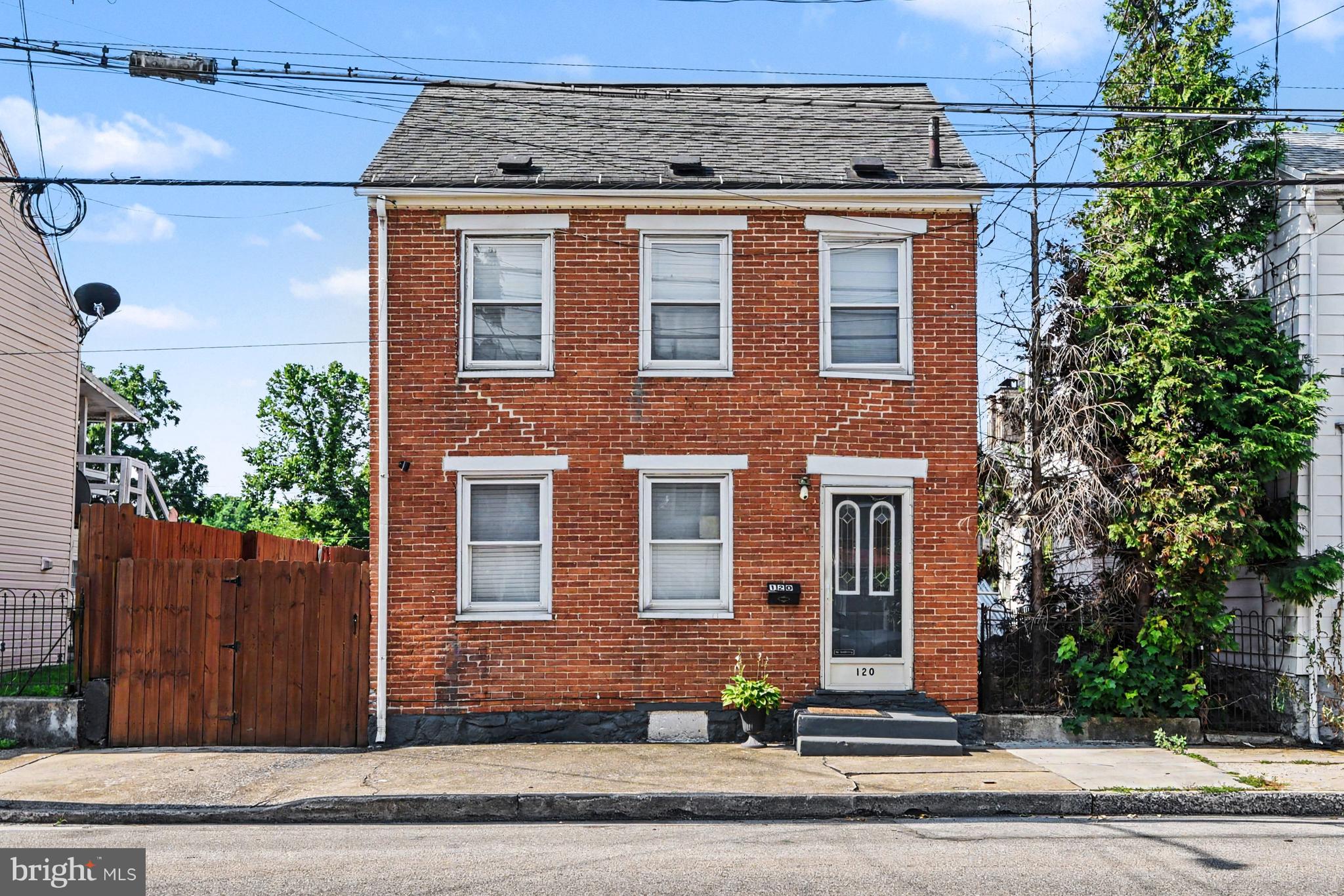120 E NORTH STREET