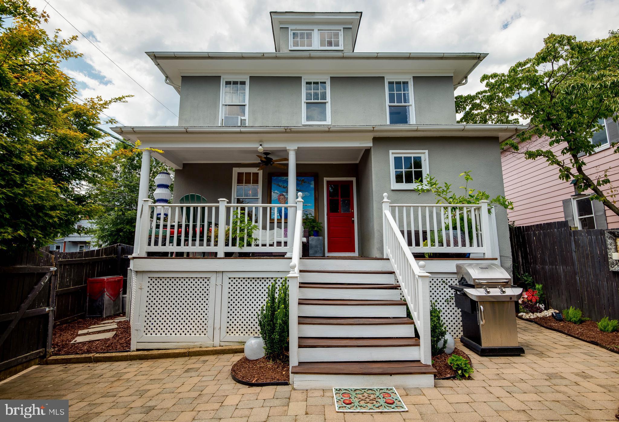 PRESIDENTS HILL - Residential