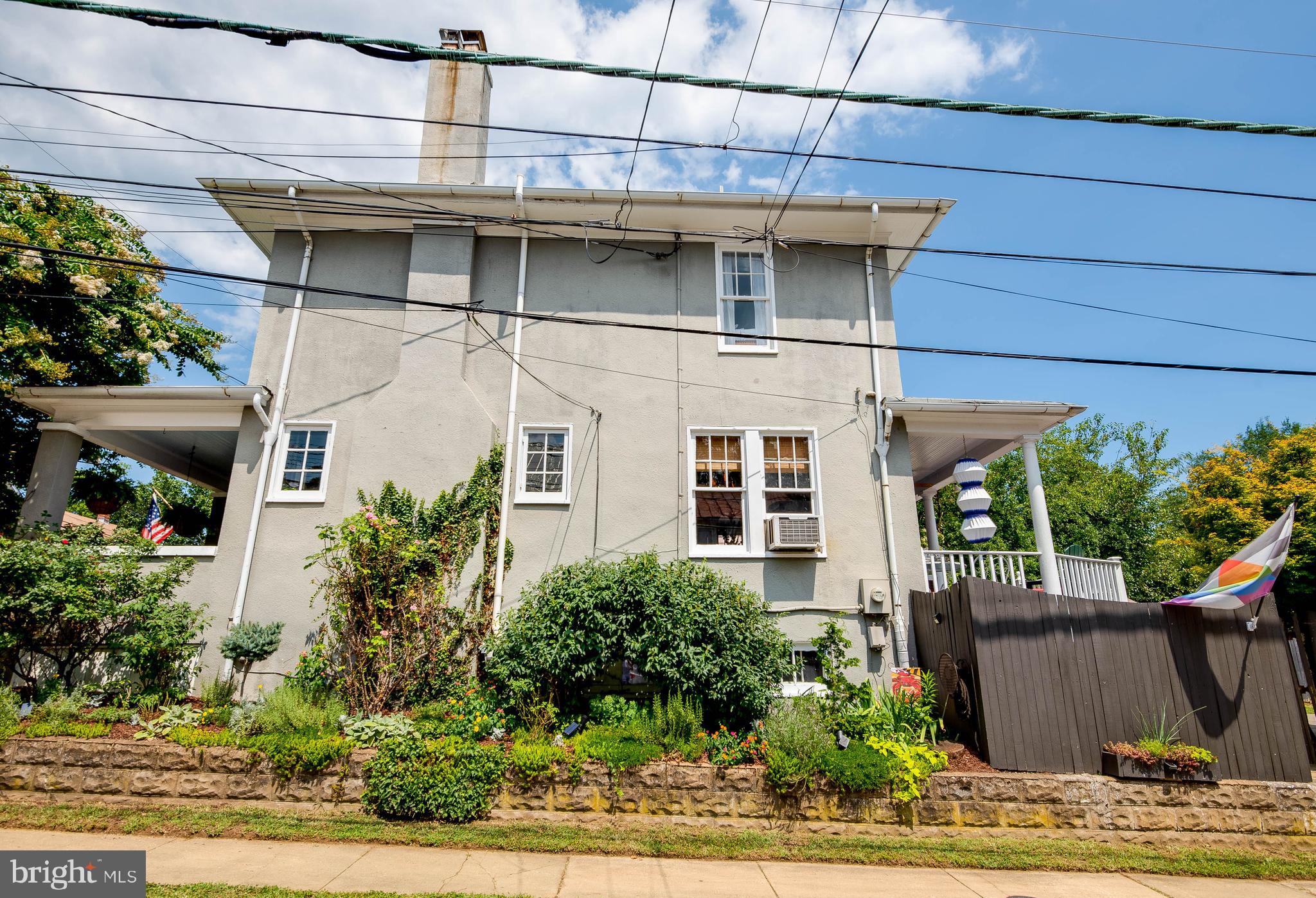 PRESIDENTS HILL - Residential