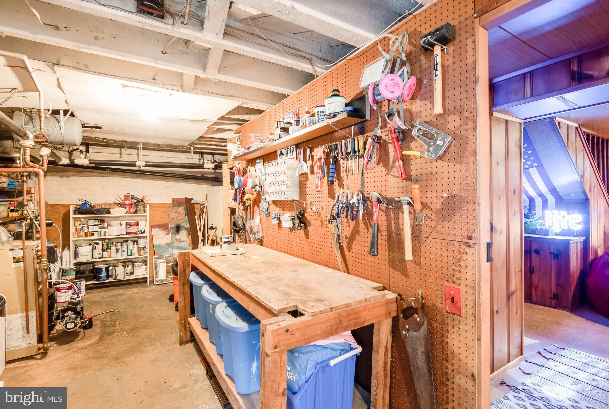 PRESIDENTS HILL - Residential