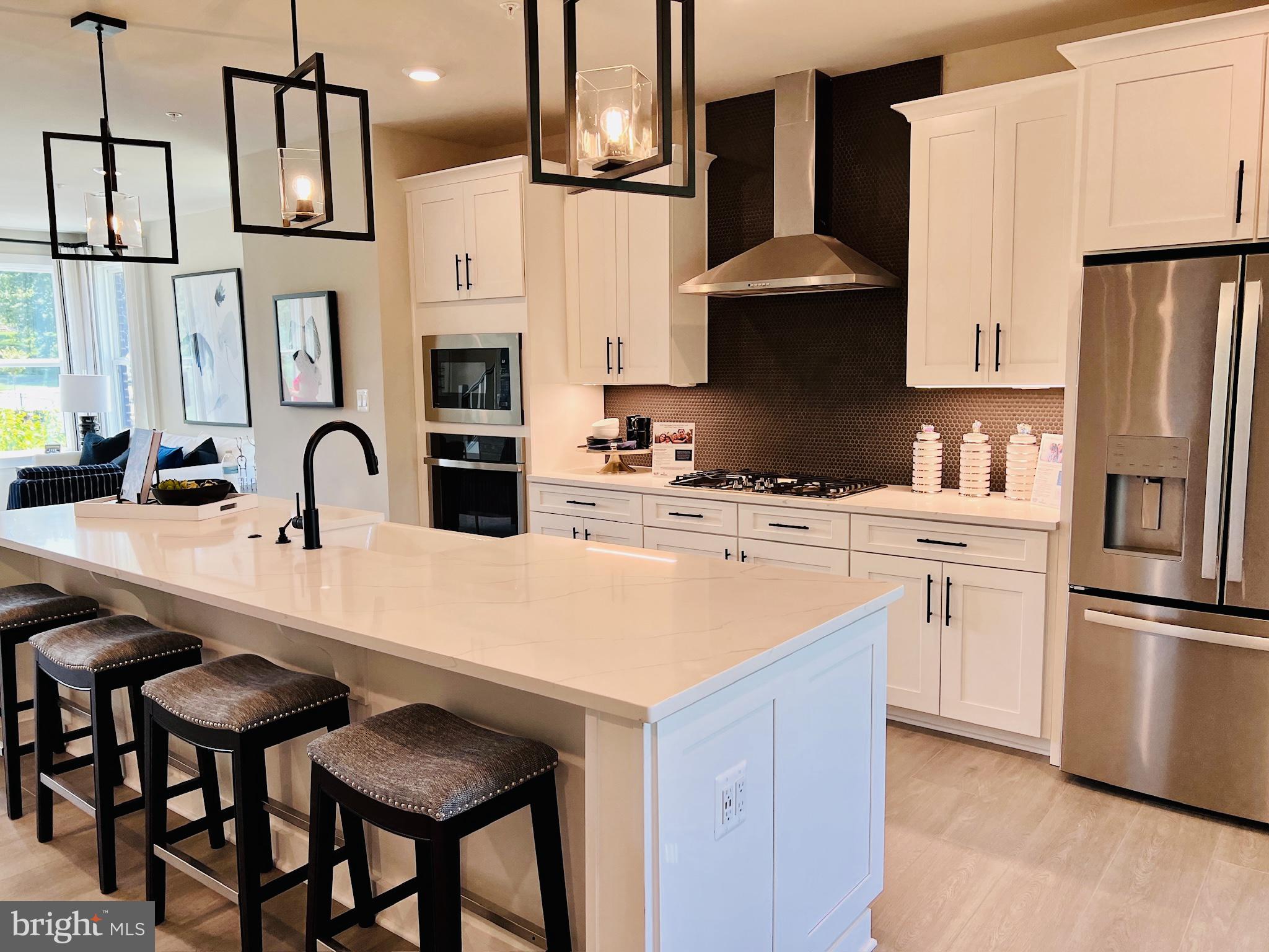 246 HICKORY HOLLOW COURT