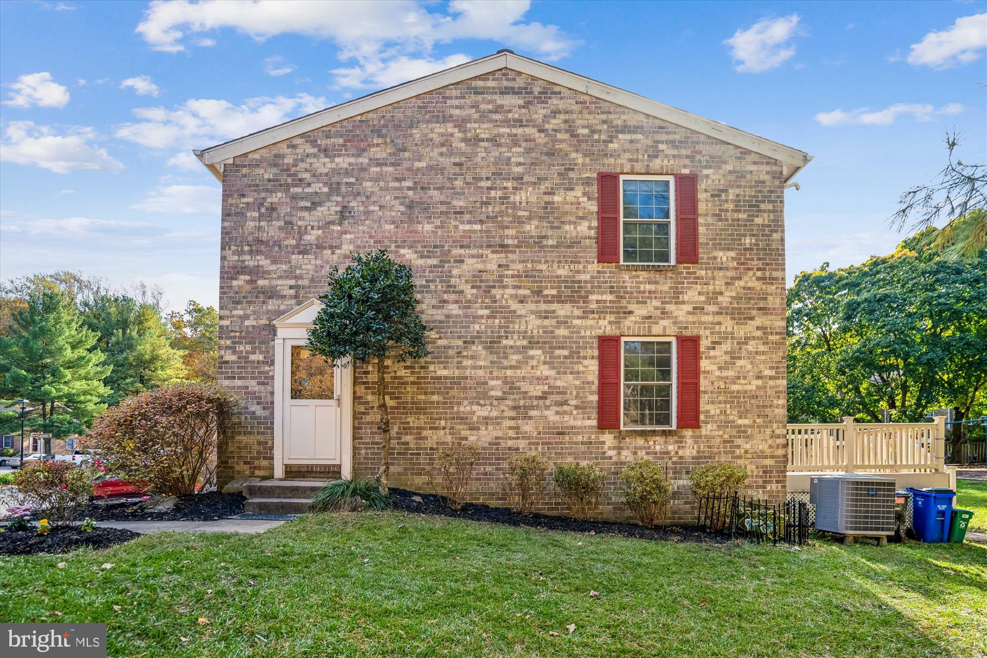 VILLAGE OF LONG REACH - Residential