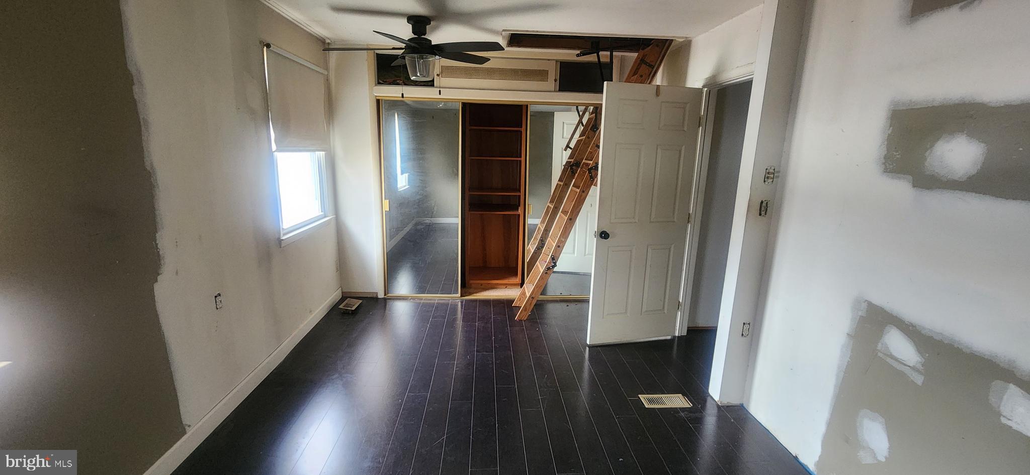 DOUBLE ROCK TOWNHOUSES - Residential