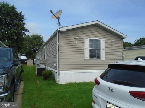 7504 SCHOONER MIDDLE RIVER MD 21220