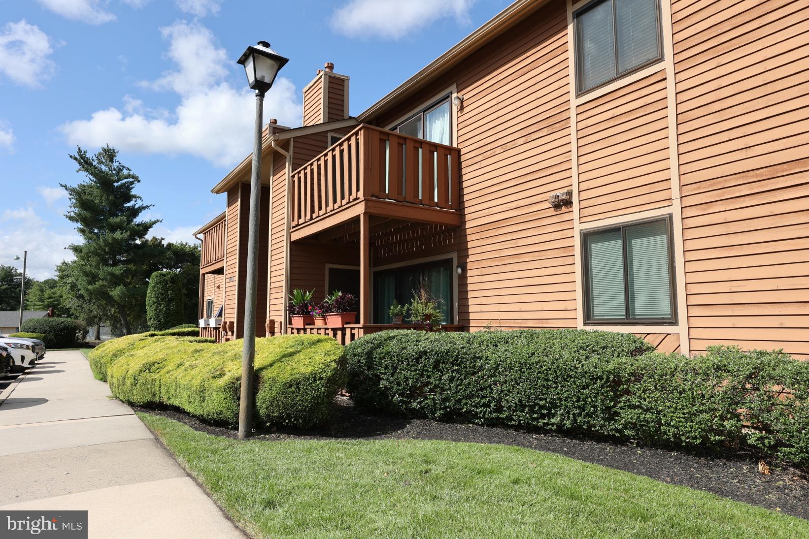 806 HARRIER ROW