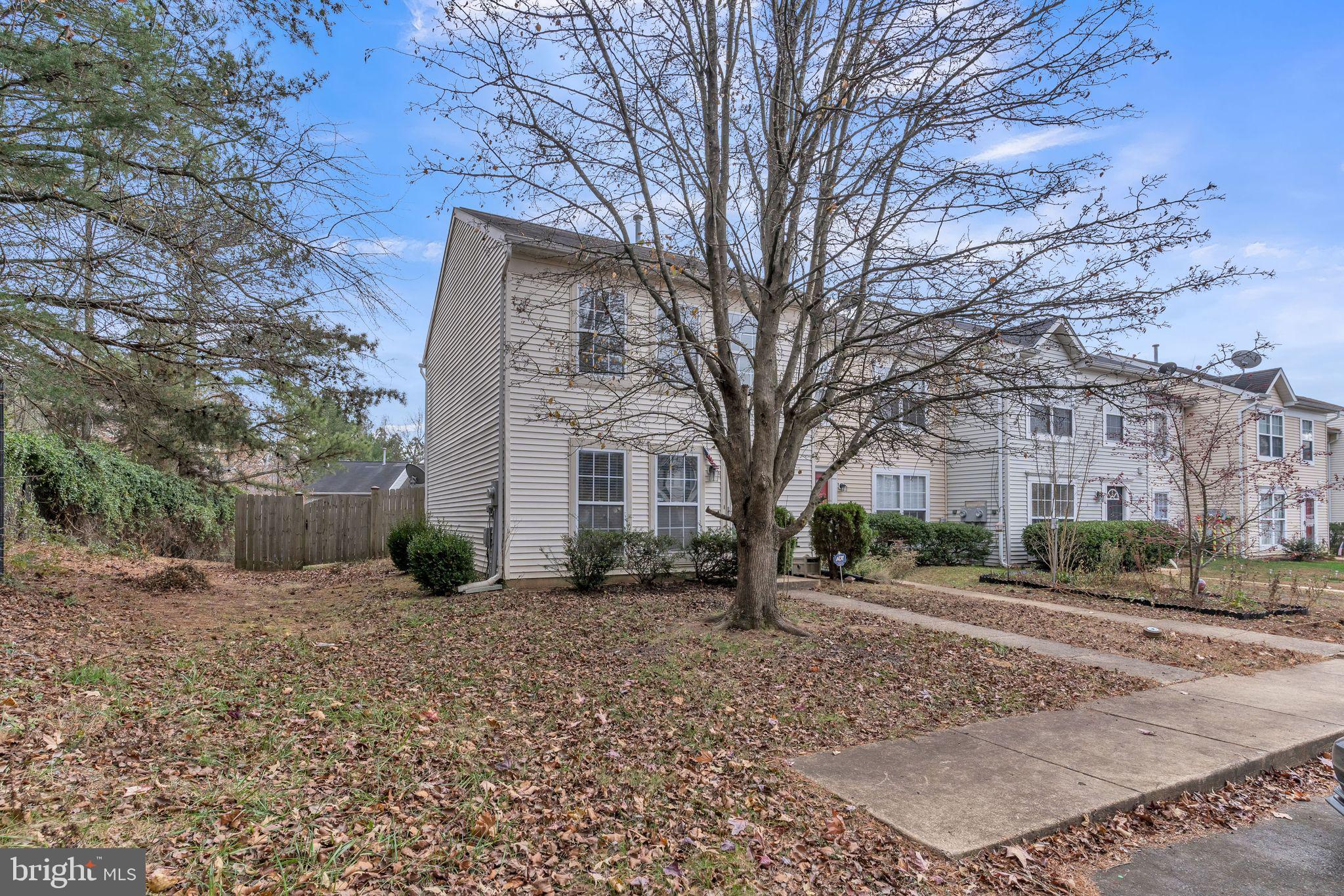 TOWNES AT WESTBURY - Residential Lease