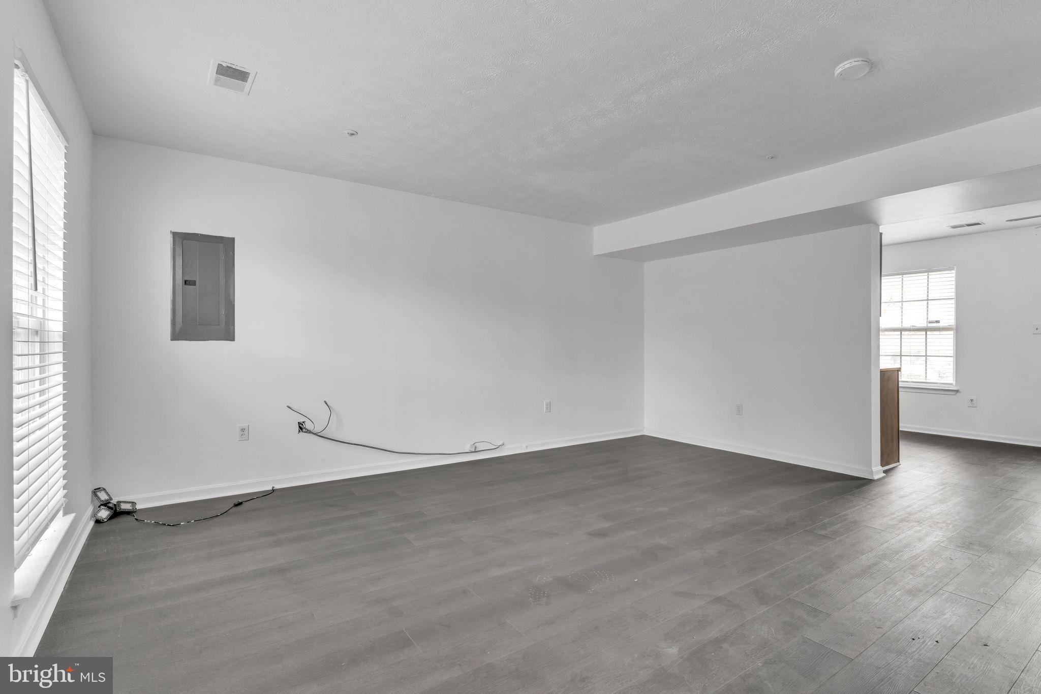 TOWNES AT WESTBURY - Residential Lease