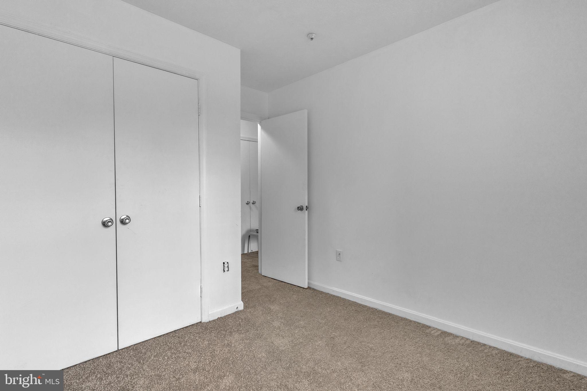 TOWNES AT WESTBURY - Residential Lease