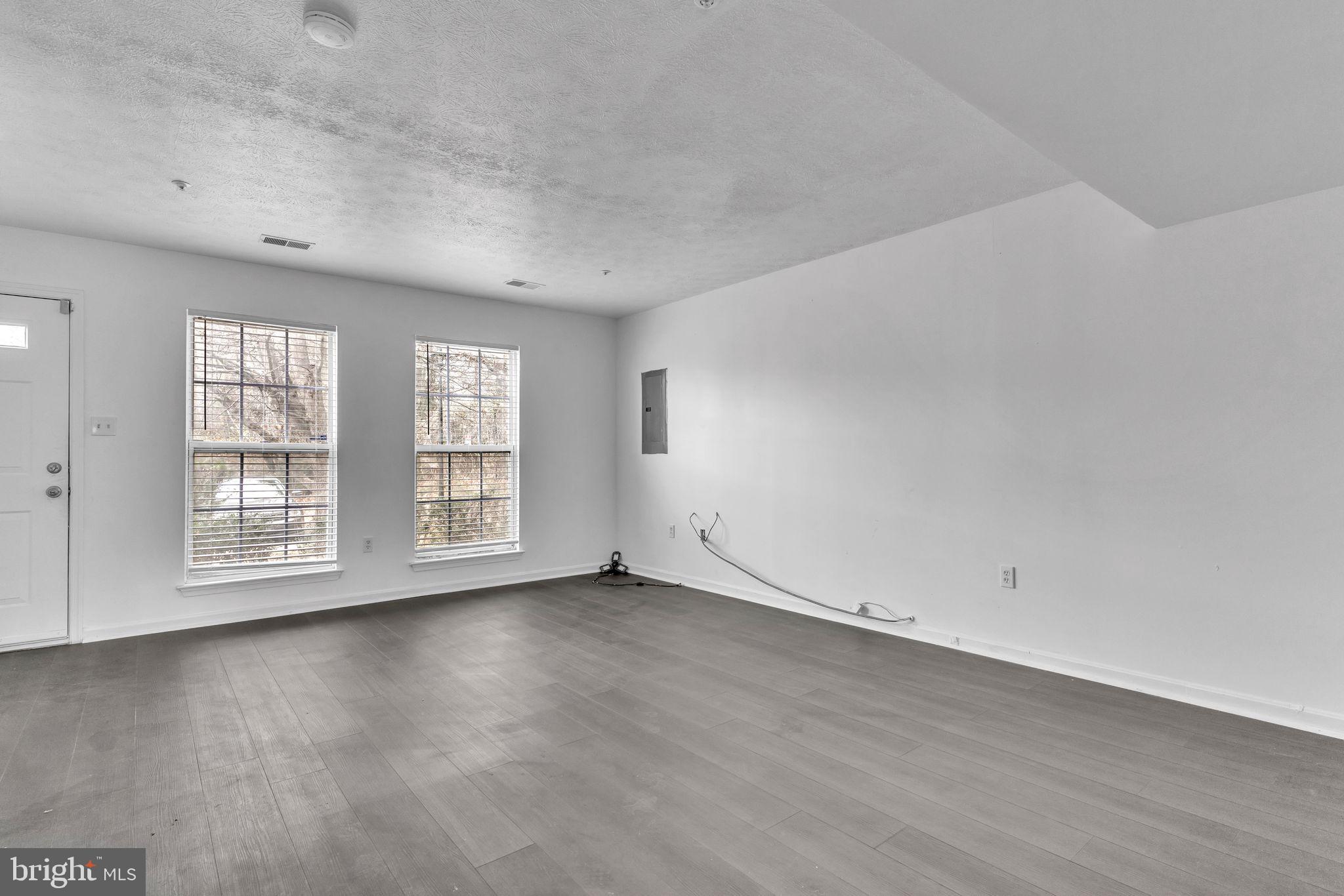 TOWNES AT WESTBURY - Residential Lease