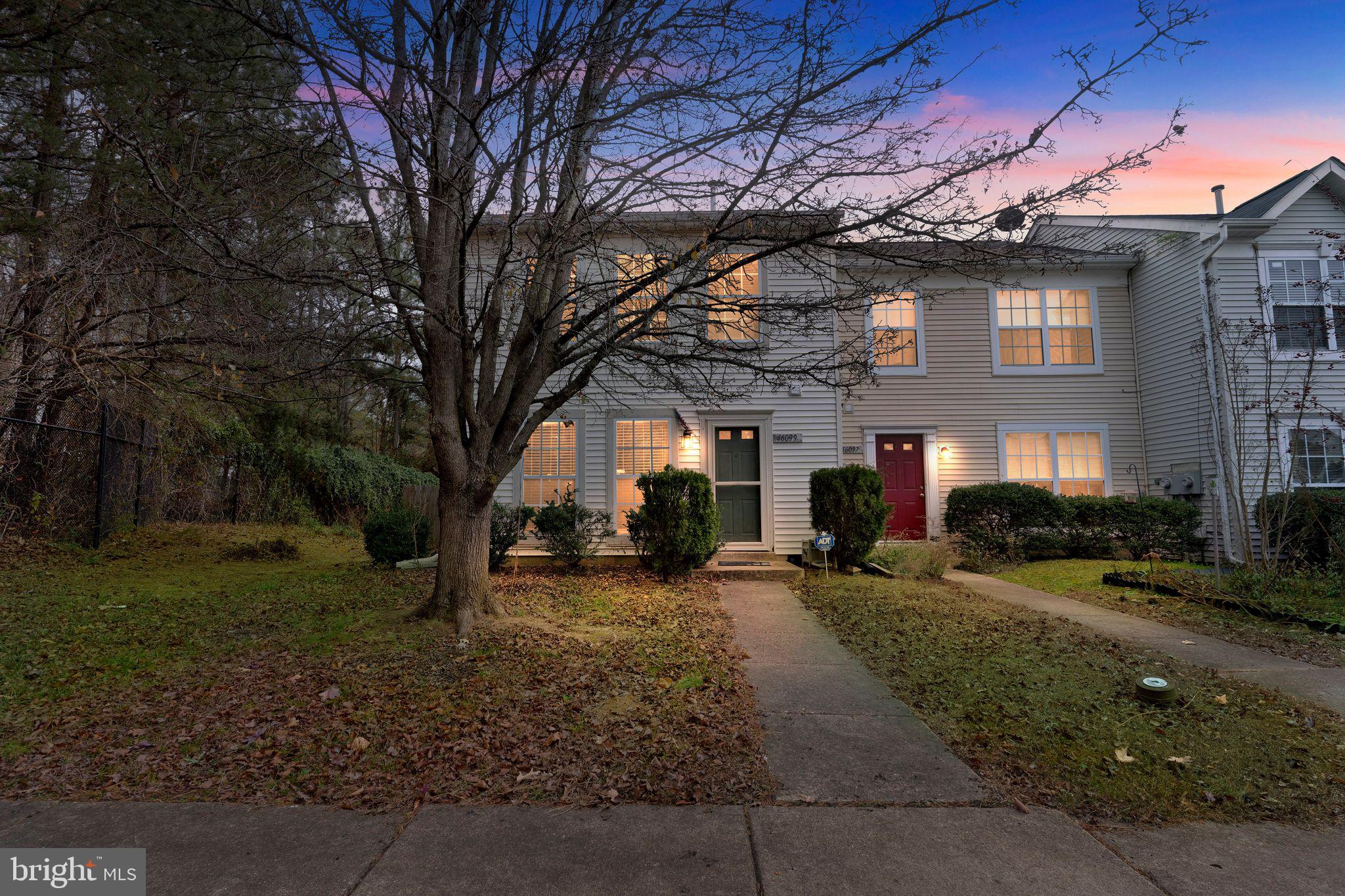 TOWNES AT WESTBURY - Residential Lease