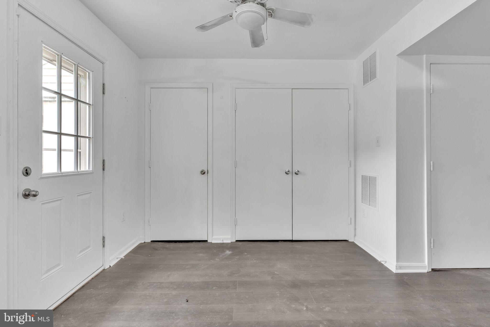 TOWNES AT WESTBURY - Residential Lease