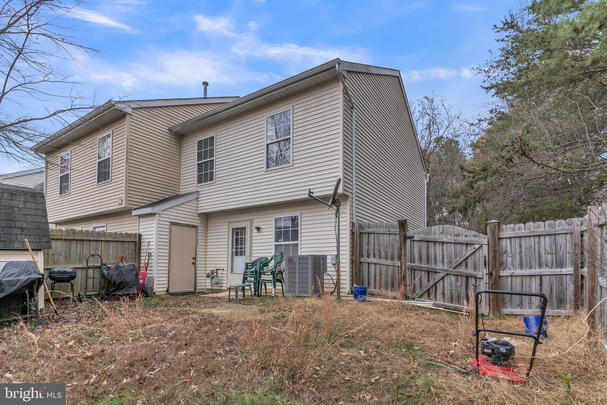 TOWNES AT WESTBURY - Residential Lease