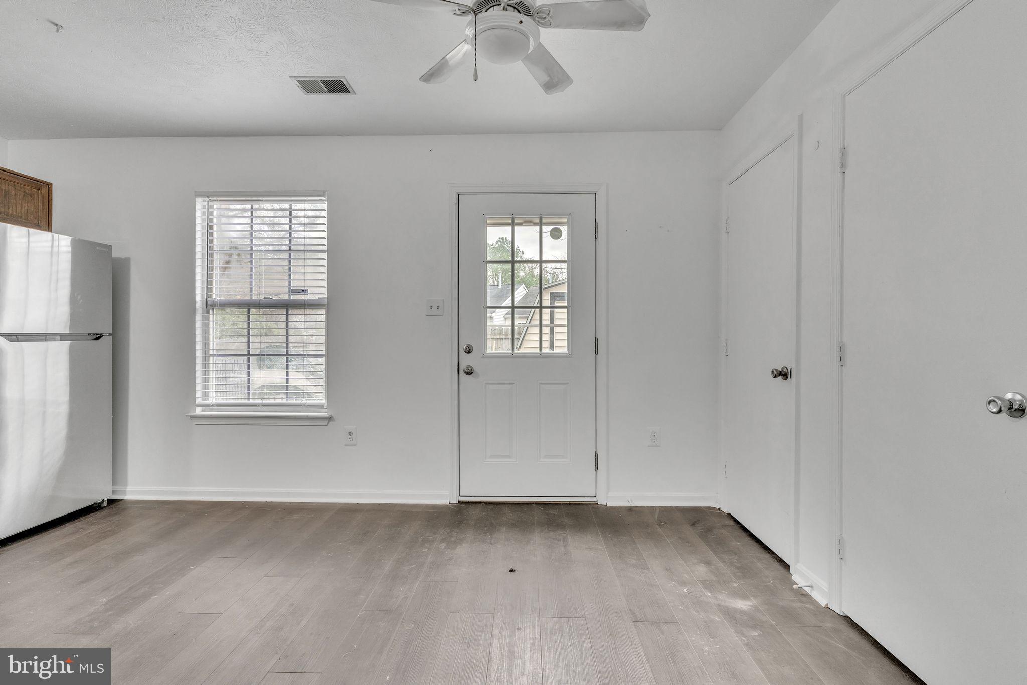 TOWNES AT WESTBURY - Residential Lease