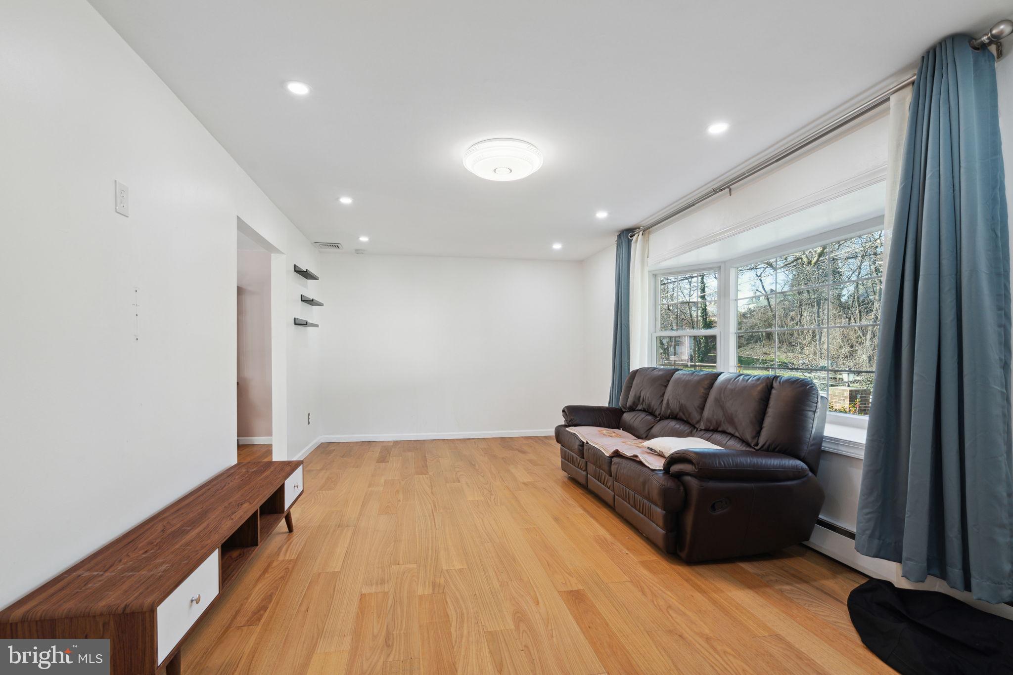 RIDLEY PARK - Residential Lease