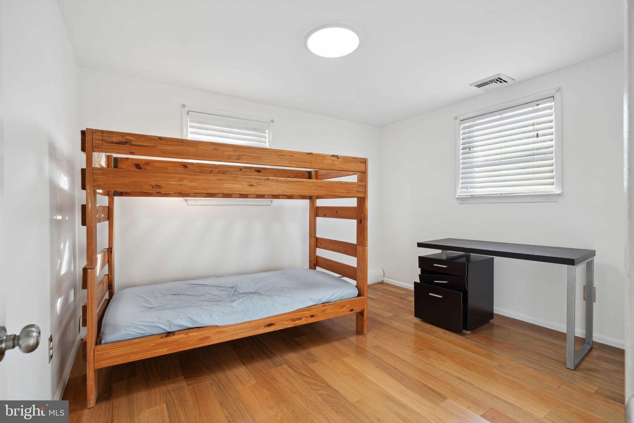 RIDLEY PARK - Residential Lease