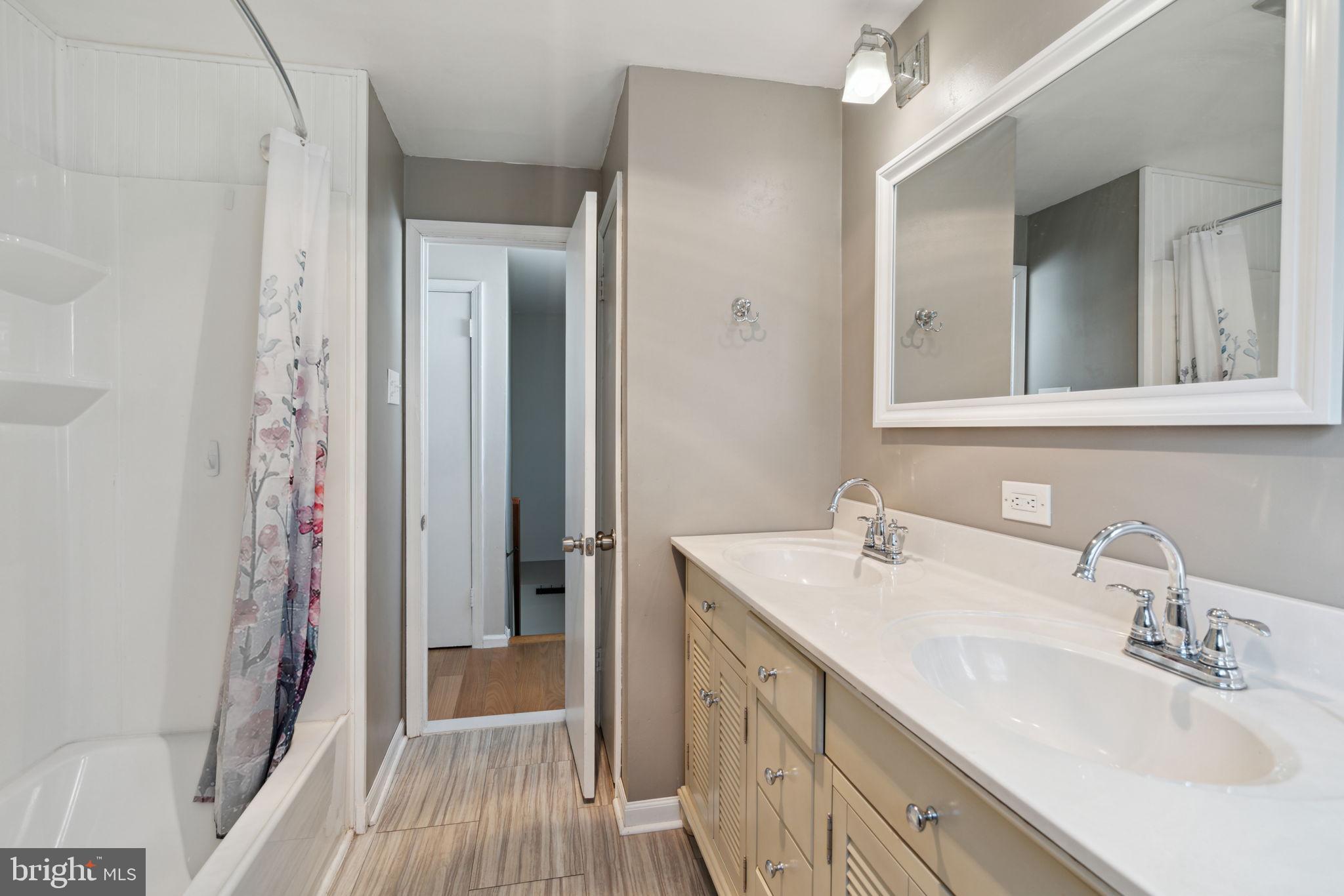 RIDLEY PARK - Residential Lease