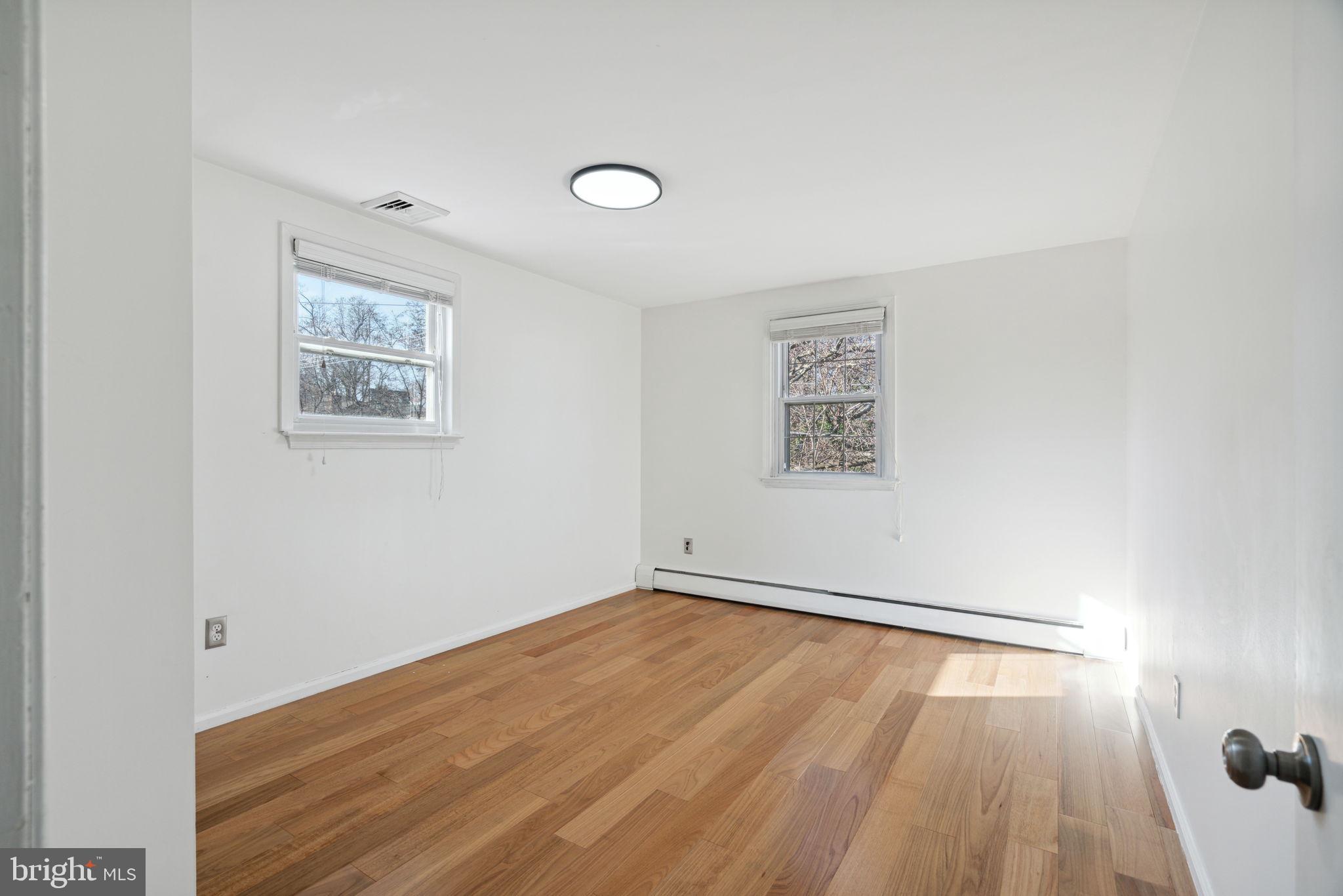 RIDLEY PARK - Residential Lease