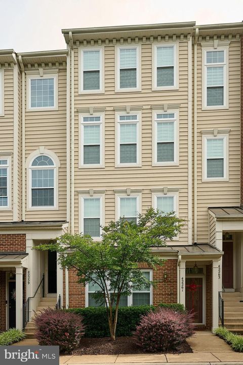 Photo of 42259 Terrazzo Terrace, ALDIE, VA 20105 (MLS # VALO2128234)
