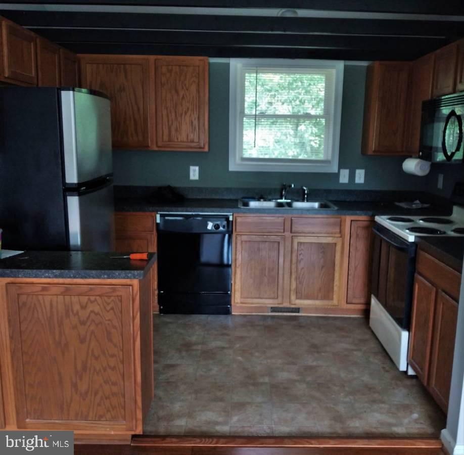 MIDDLE RIVER - Residential