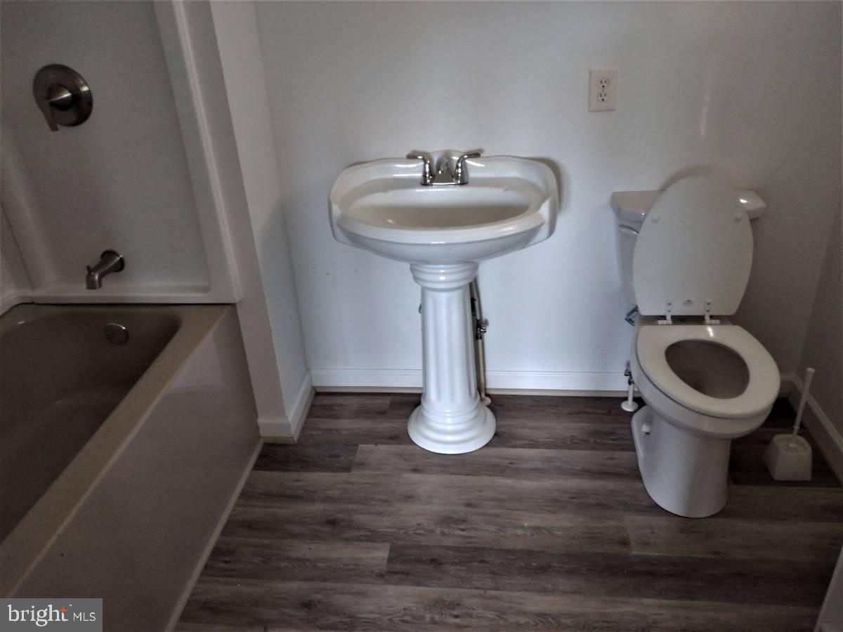 MIDDLE RIVER - Residential