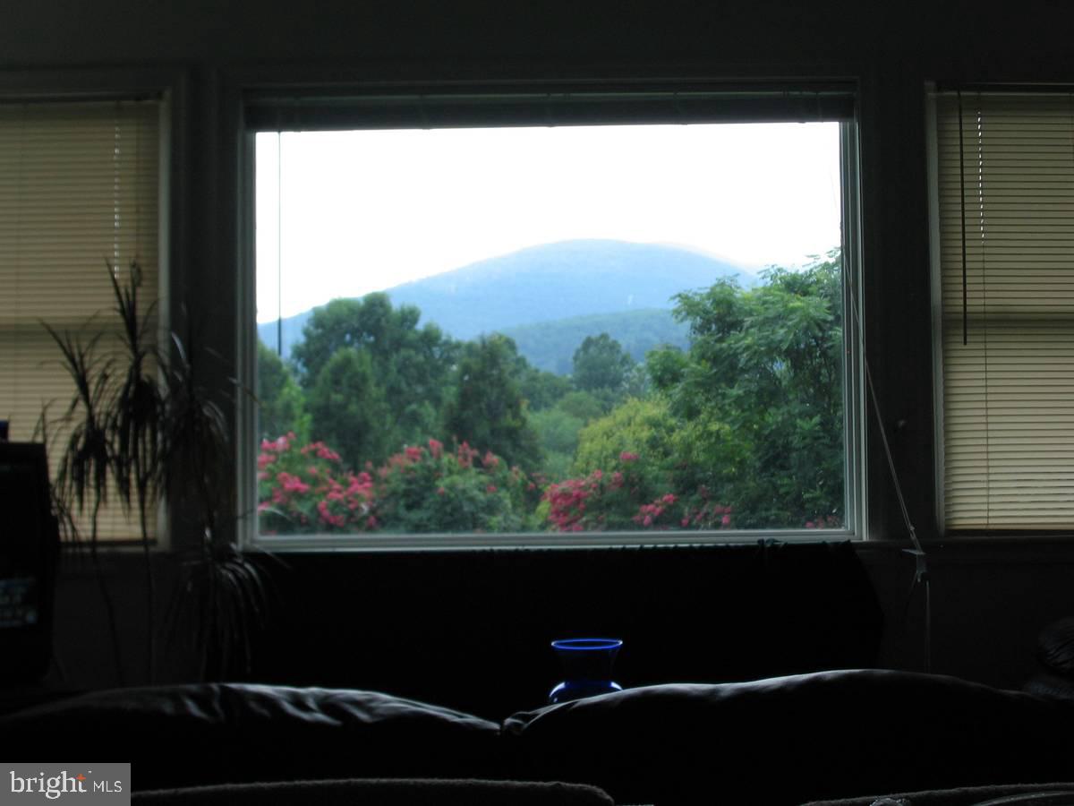 MIDDLE RIVER - Residential