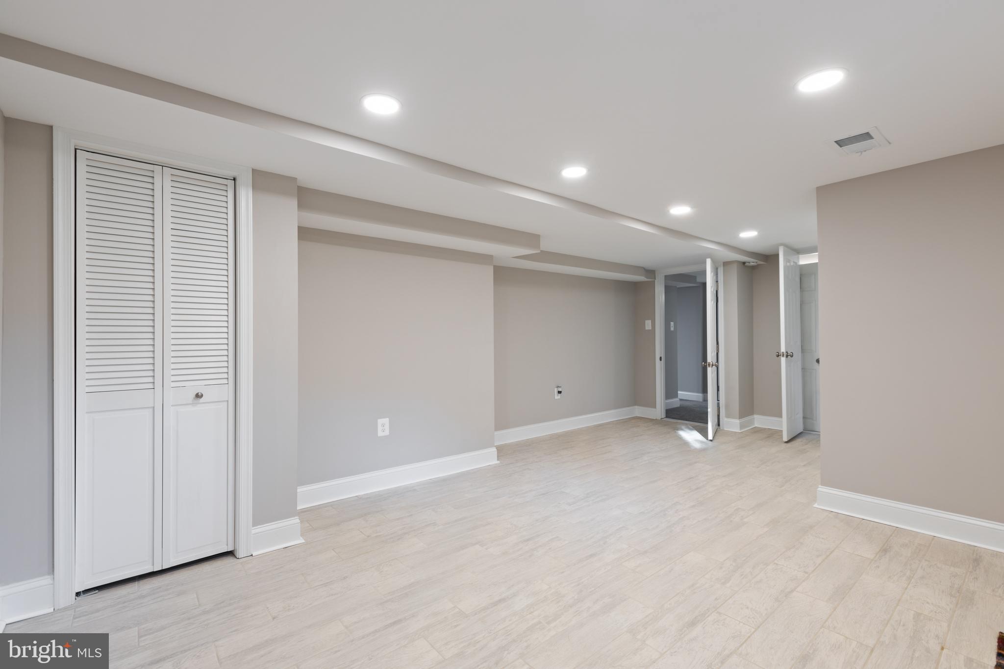 NORTHWOOD - Residential