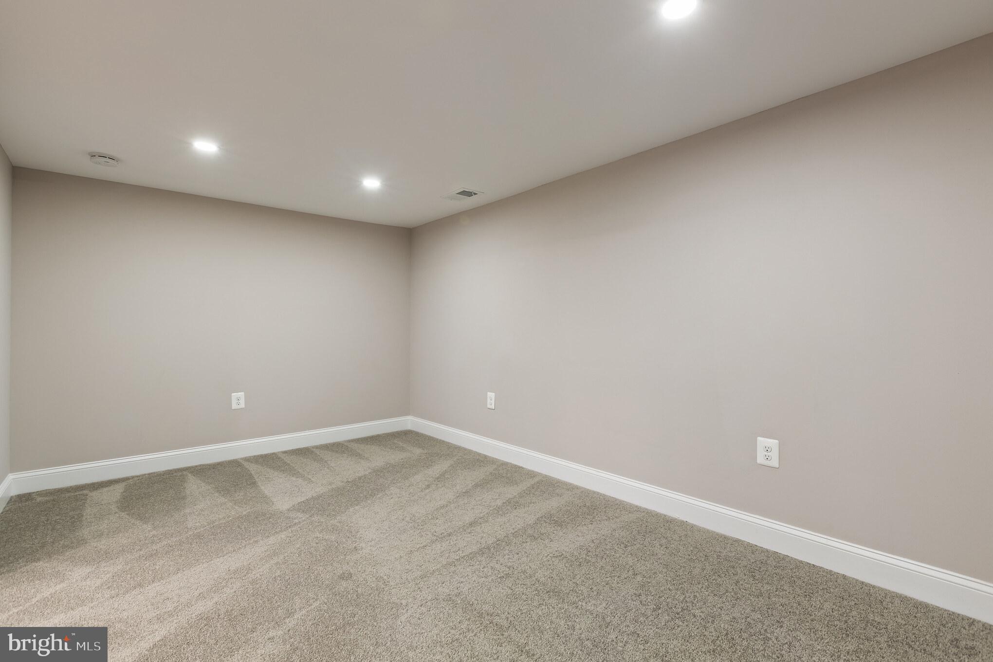 NORTHWOOD - Residential