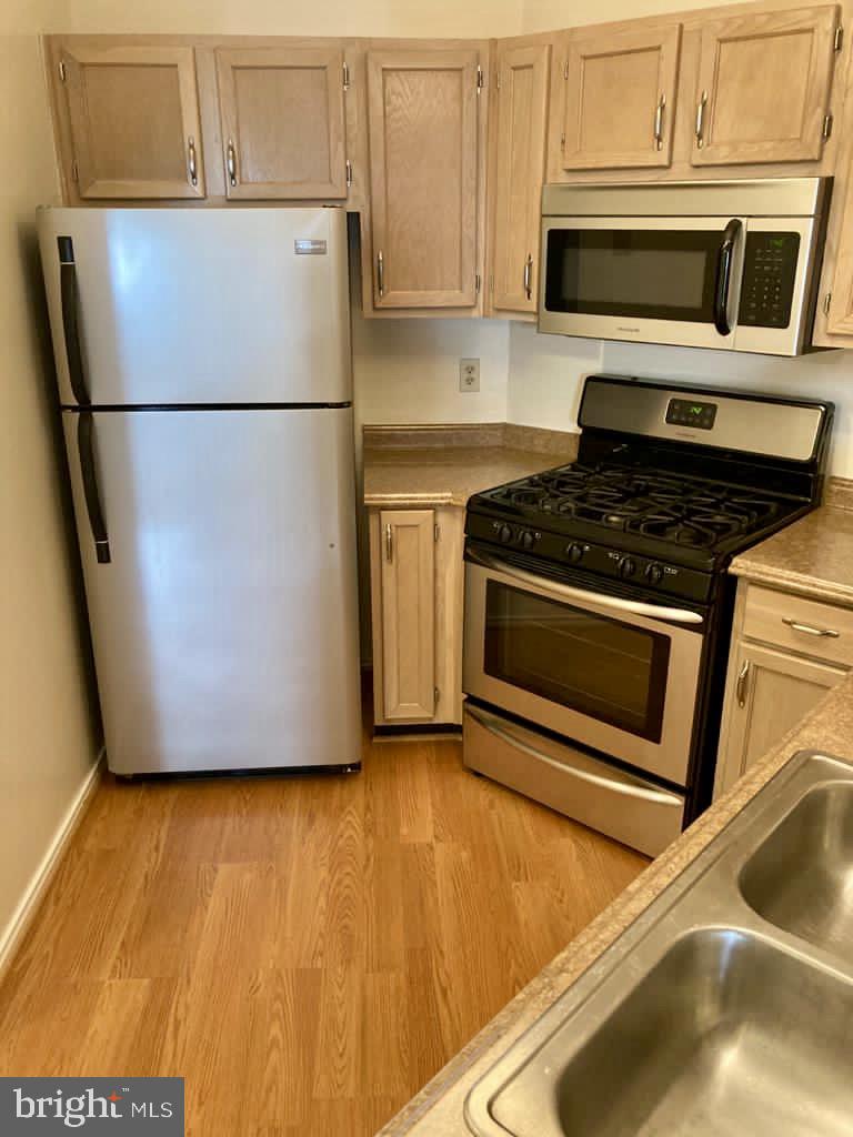 STONECROFT CONDO - Residential Lease