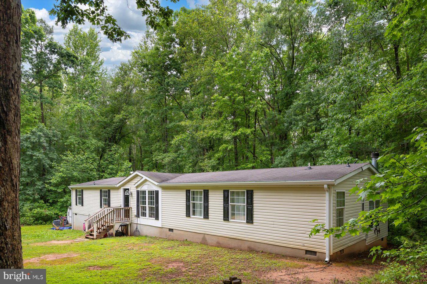 3701 LABRADOR LANE