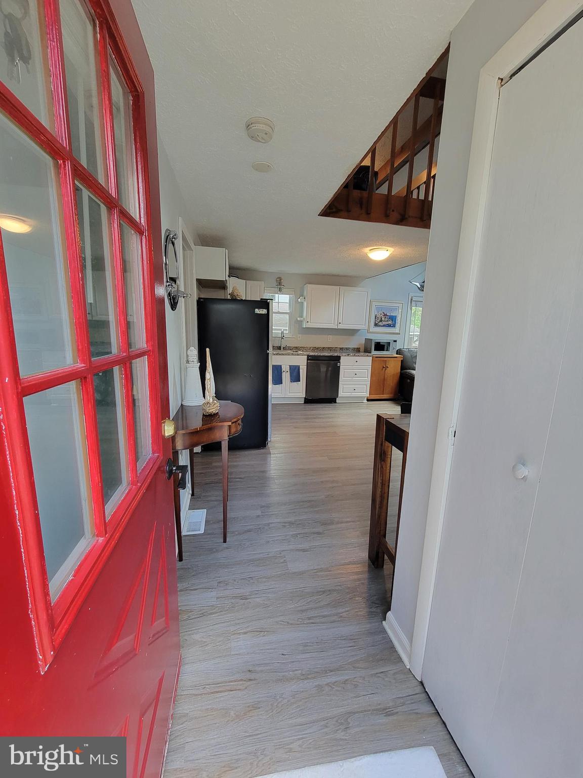 WOODLAND BEACH - Residential