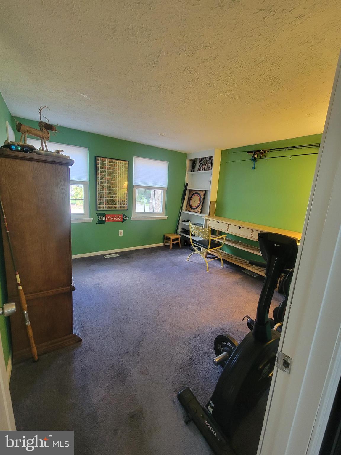 WOODLAND BEACH - Residential