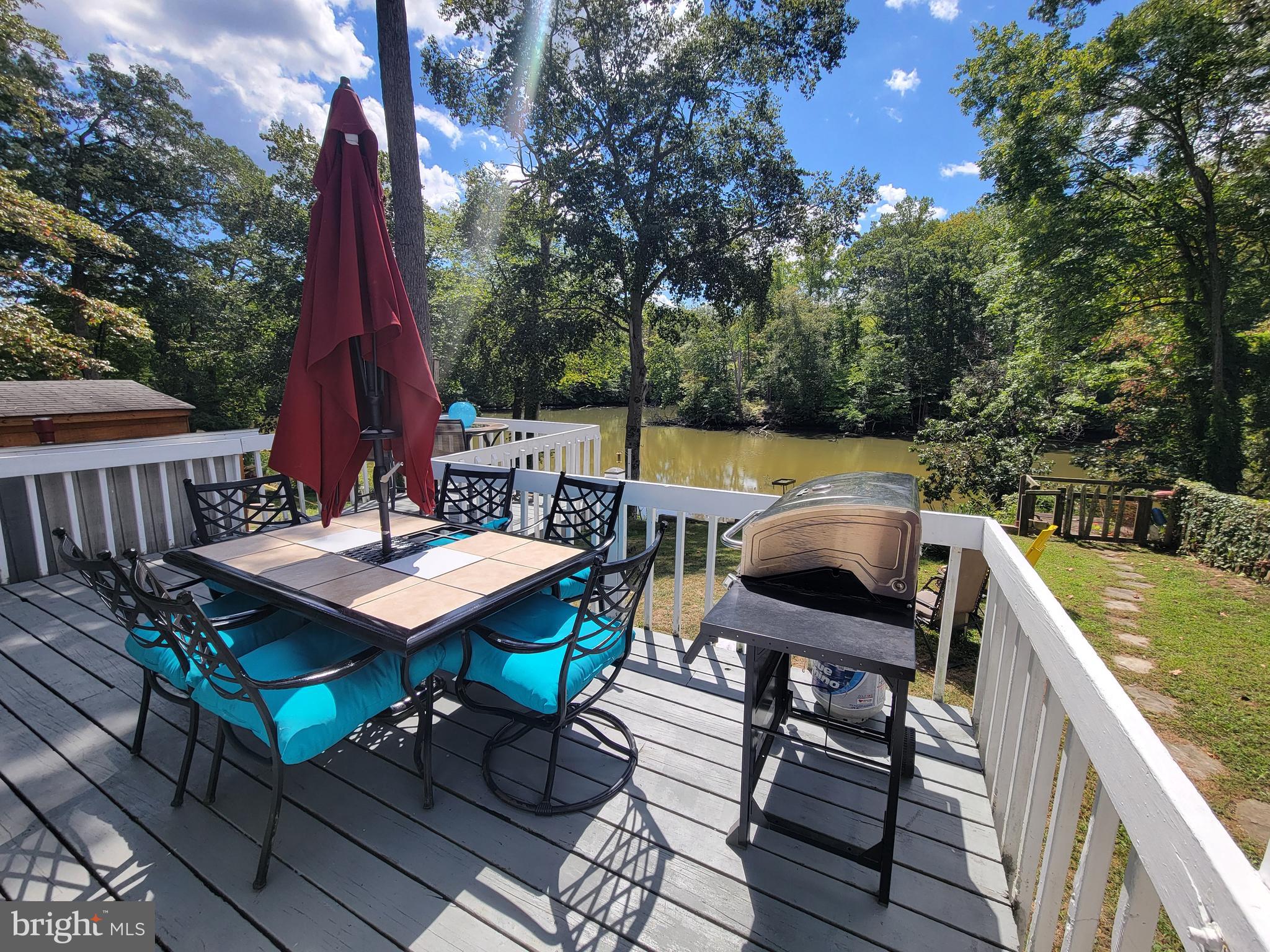 WOODLAND BEACH - Residential