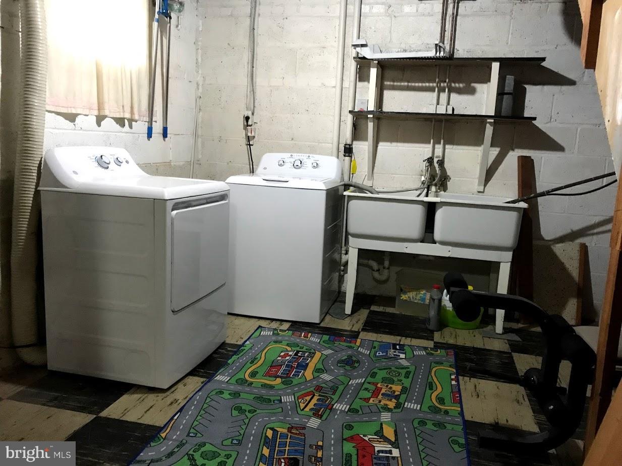 WHEATON OUT RES. (2) - Residential Lease