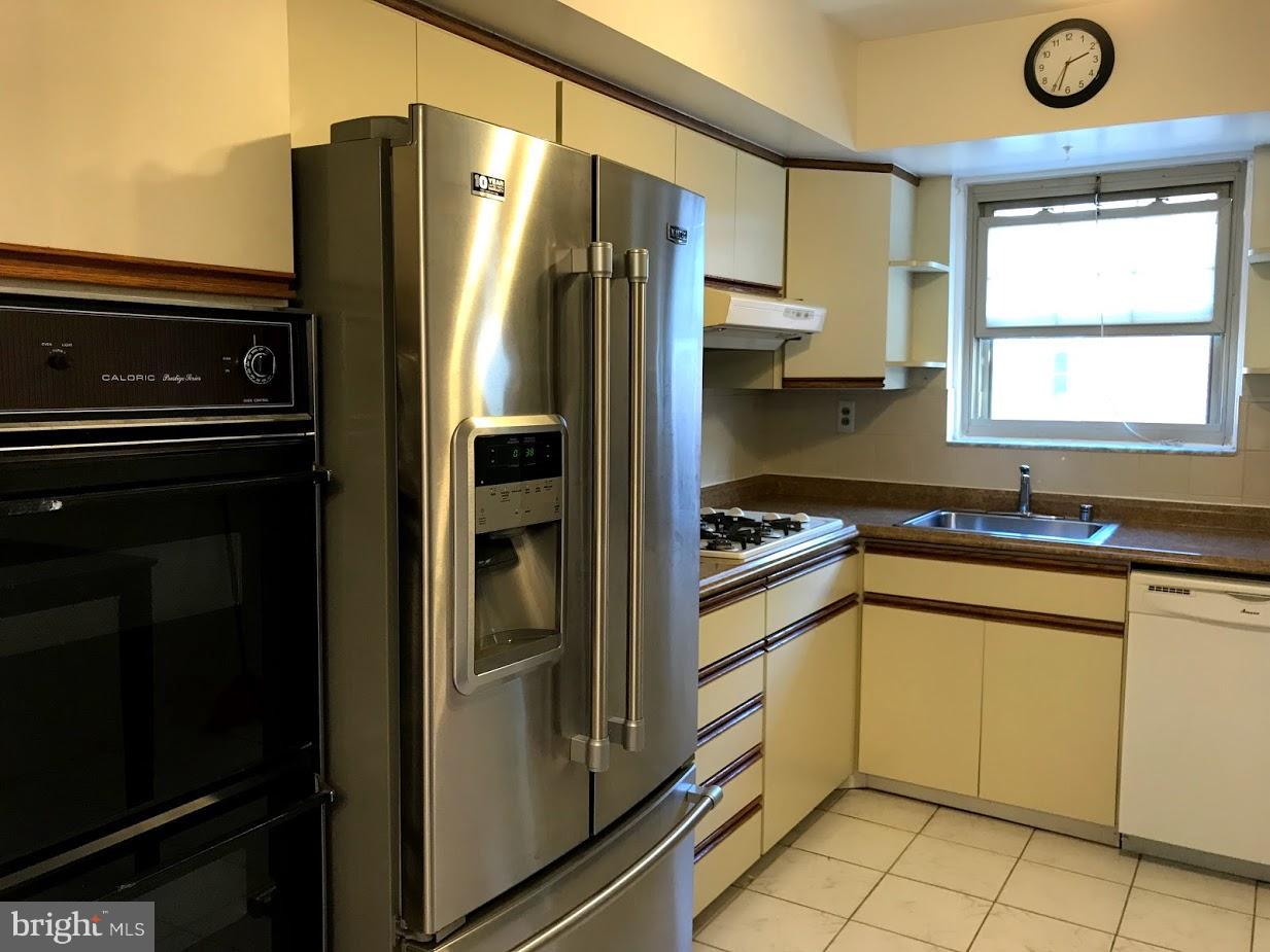 WHEATON OUT RES. (2) - Residential Lease