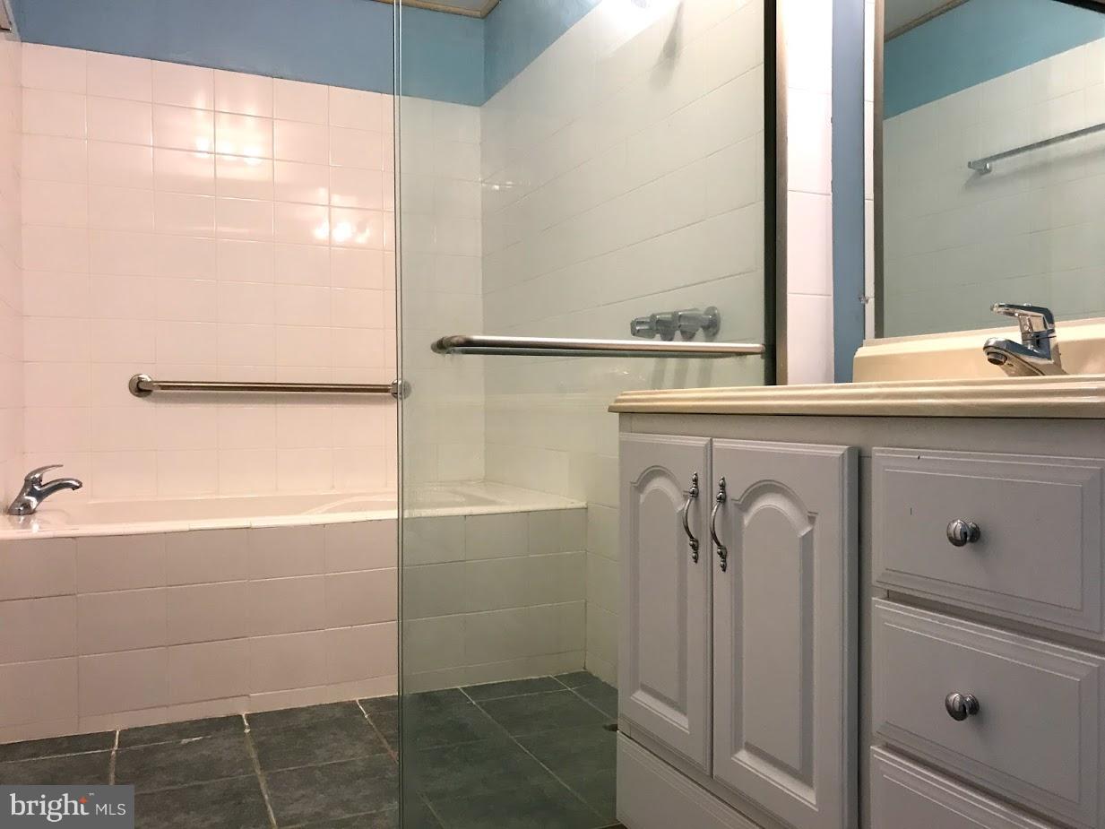 WHEATON OUT RES. (2) - Residential Lease