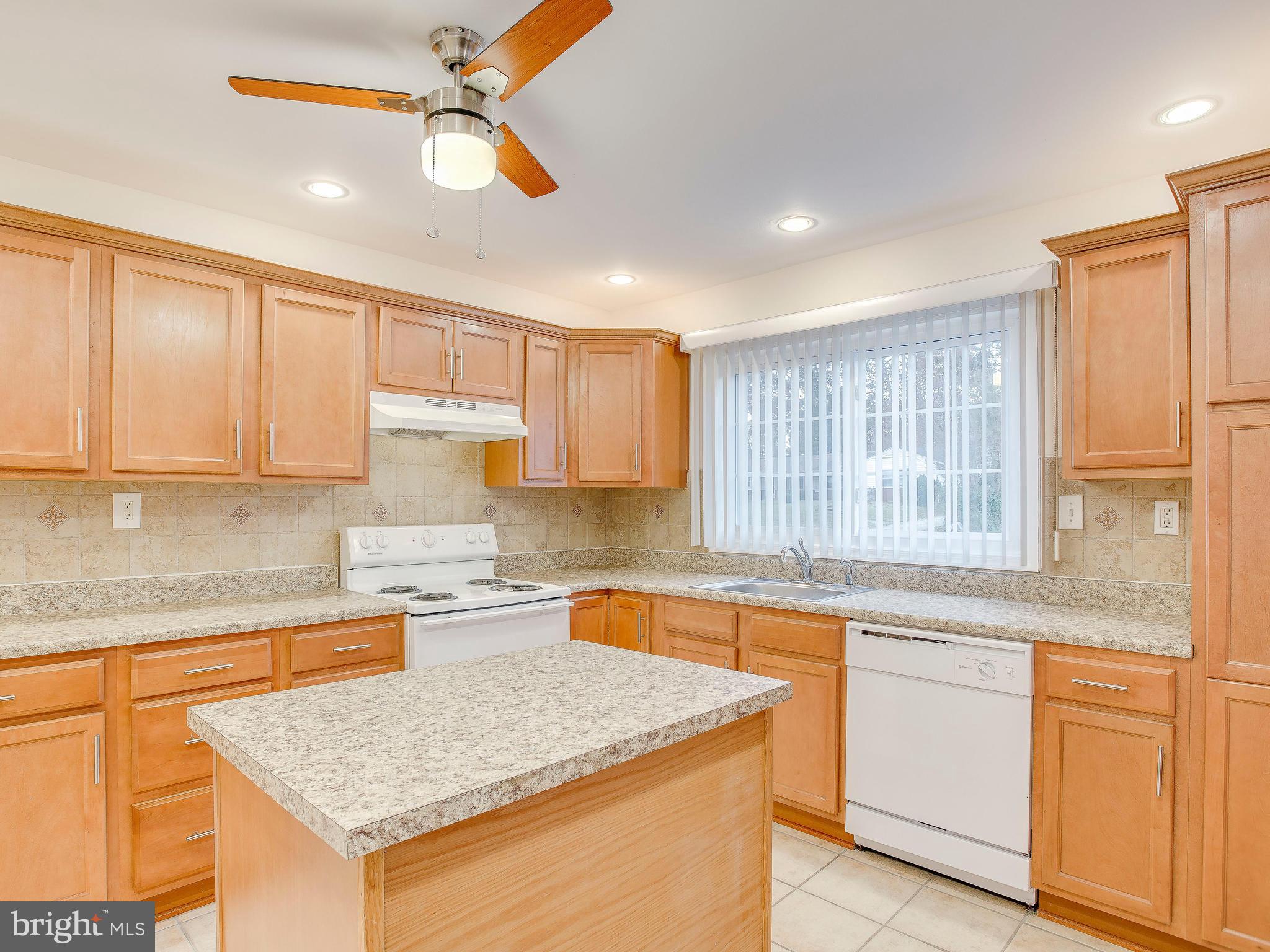 CHADWICK MANOR - Residential