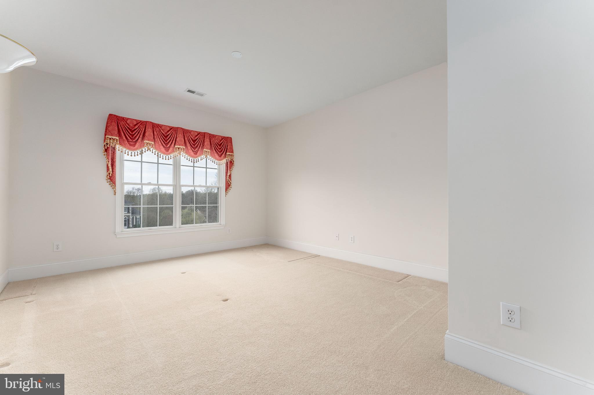 TALL TREES AT THOR - Residential