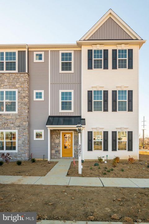 Photo of 2477 Spring Water Circle #122, LANCASTER, PA 17601 (MLS # PALA2060928)