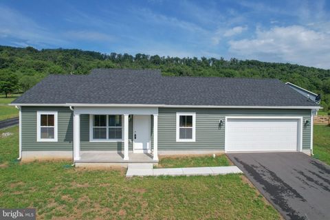 Homes For Sale - 147 Greg Drive<br/> BERKELEY SPRINGS, WV 25411