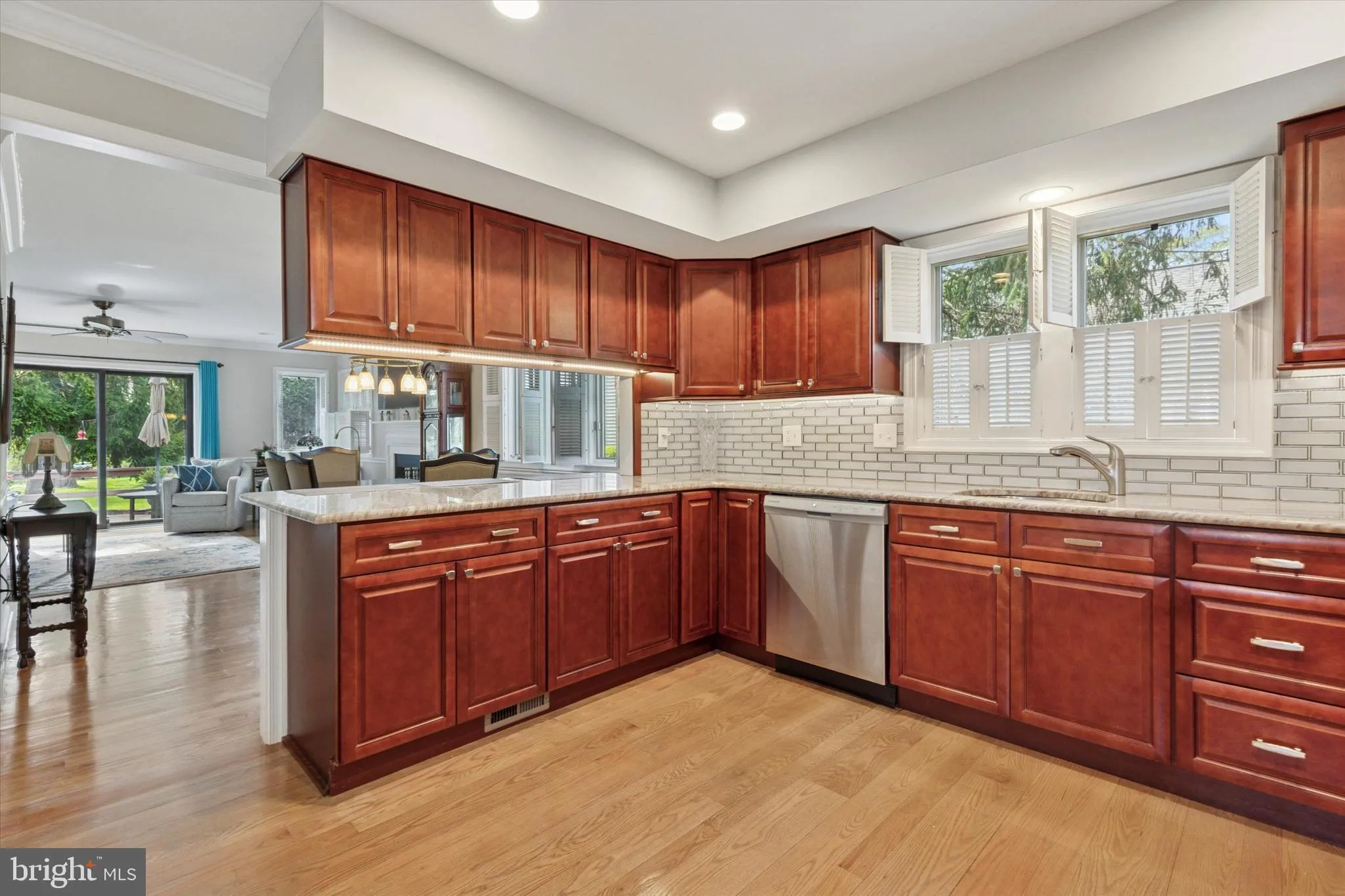 West Chester, Pennsylvania 19380, United States, 2 Bedrooms Bedrooms, ,2 BathroomsBathrooms,Residential,Pending,118104