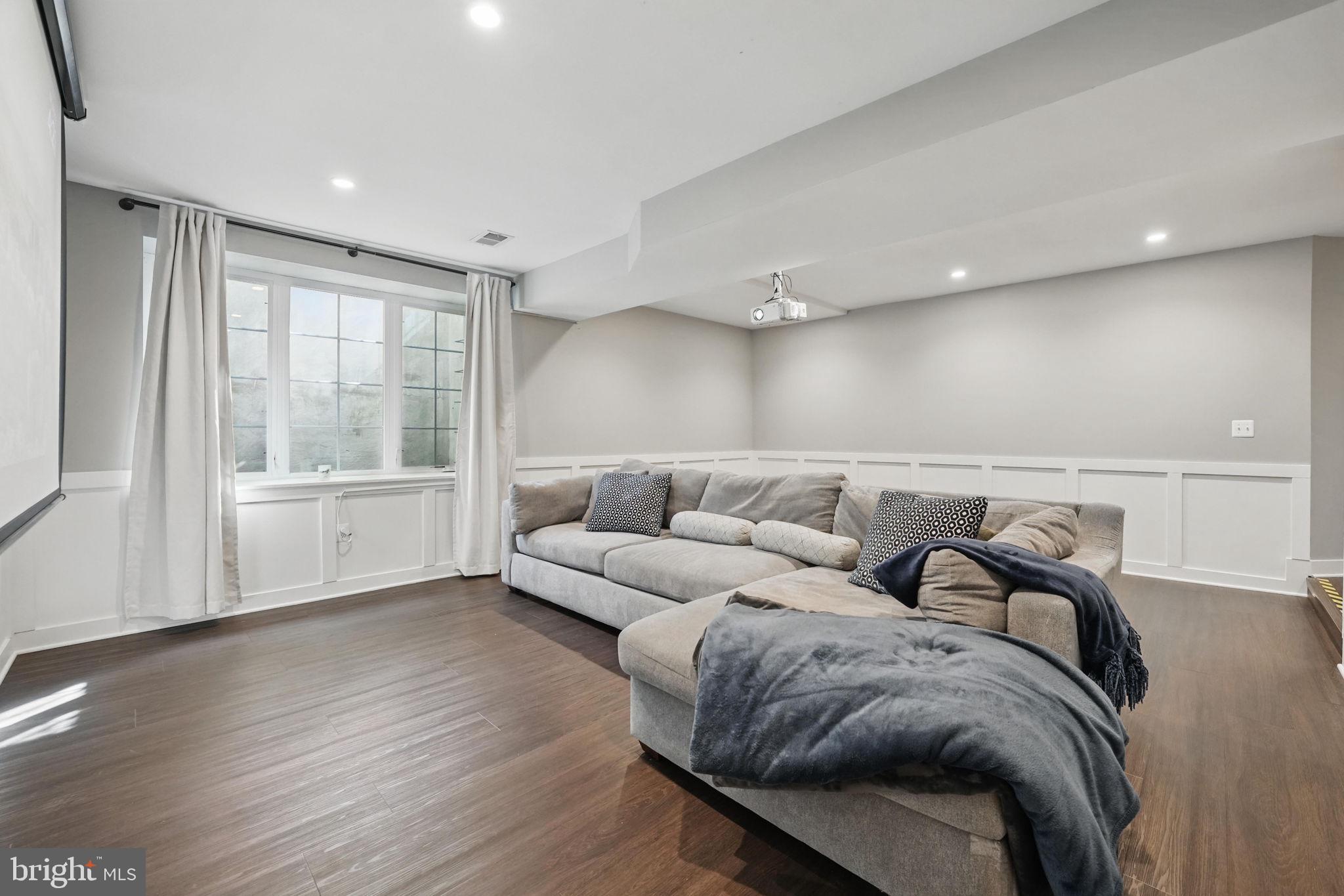 DOMINION HILLS - Residential