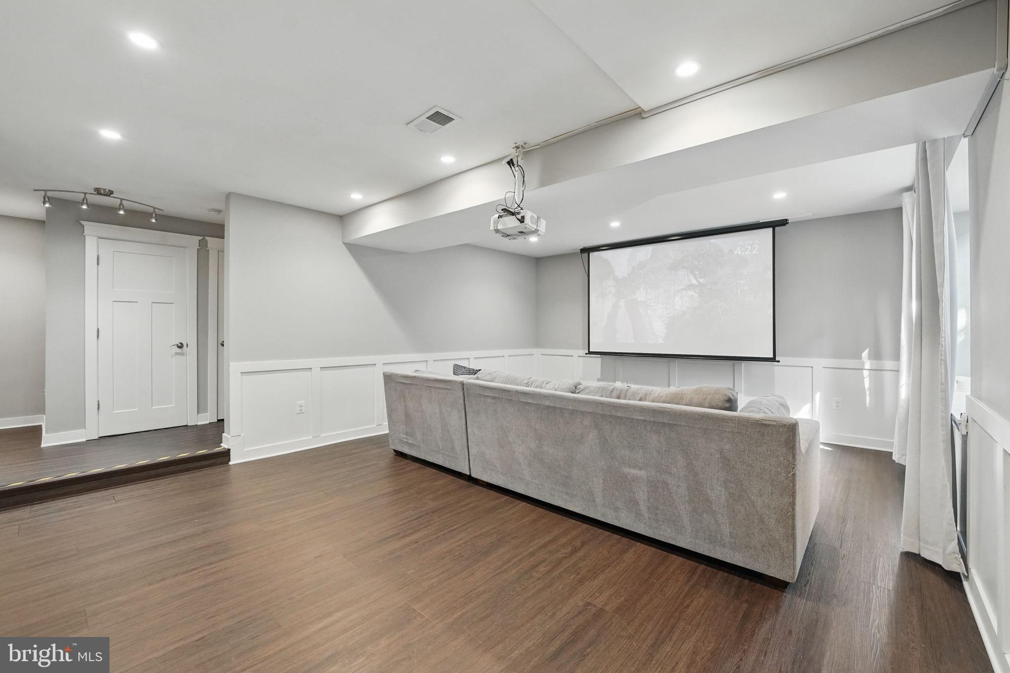 DOMINION HILLS - Residential