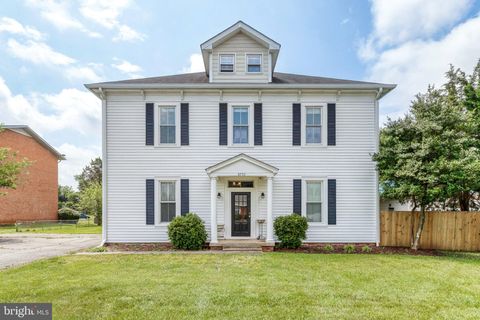 Homes For Rent - 8753 Signal Hill Road #1<br/> MANASSAS, VA 20110